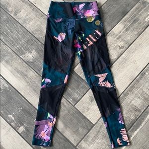 NWT PINK High waist leggings size Small
